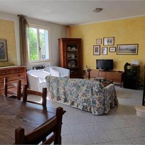 Zweifamilien Villa / Haus zu Verkauf in Goito